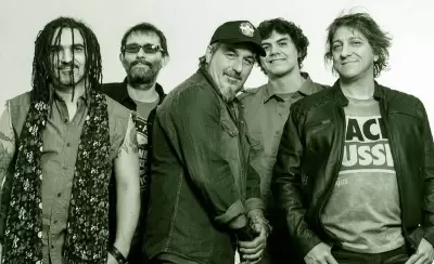 Qué-estilo-musical-tocan-Kapanga