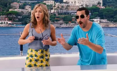Murder-Mystery-2-en-Netflix-fechas-de-peliculas-en-Hawai