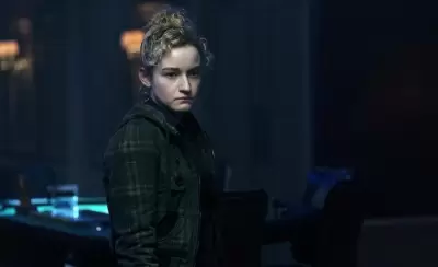 julia-garner-ozark-1641826011-jpg.