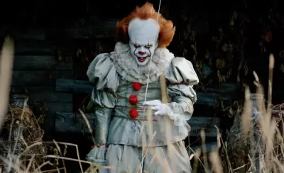 bill-skarsgard-as-pennywise-in-stephen-kings-it-copy-scaled-jpg.