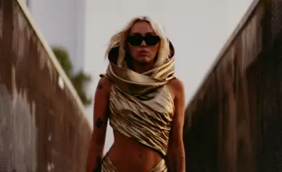 miley-cyrus---flowers---video-thumbnail-png.