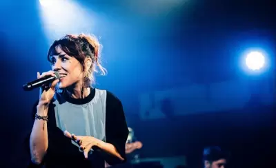 photo-zaz-radio1-jpg.