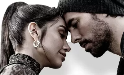 enrique-iglesias-maria-becerra-asi-es-la-vidapngwebp-png.