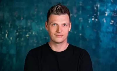 1126nickcarter-1706538-jpg.