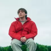 Paulo Londra lanzó su nuevo tema "Paracaídas"
