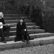 David Gilmour lanzó su nuevo tema "Between Two Points"  junto a Romany Gilmour