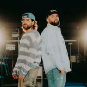 Carín León lanzó el videoclip de "Aviso Importante"