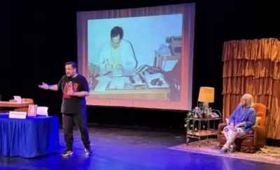 Hernán Casciari y Chichita emocionaron en el Teatro Independencia