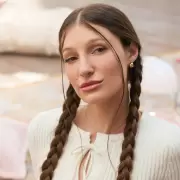 Yami Safdie está imparable con su nuevo tema