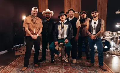 Carlos Santana y Grupo Frontera