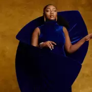 Samara Joy reinterpreta el clásico brasileño "Flor de Lis"