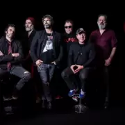 Los Caballeros de la Quema regresan con "Otro día en la oficina" y anuncian gira nacional