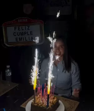 Así comenzó su cumpleaños Emilia