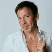 Héctor Montaner renueva un clásico